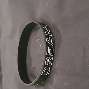 ❤️10/$13 New thick rubber inspirational bracelet DREAM unisex